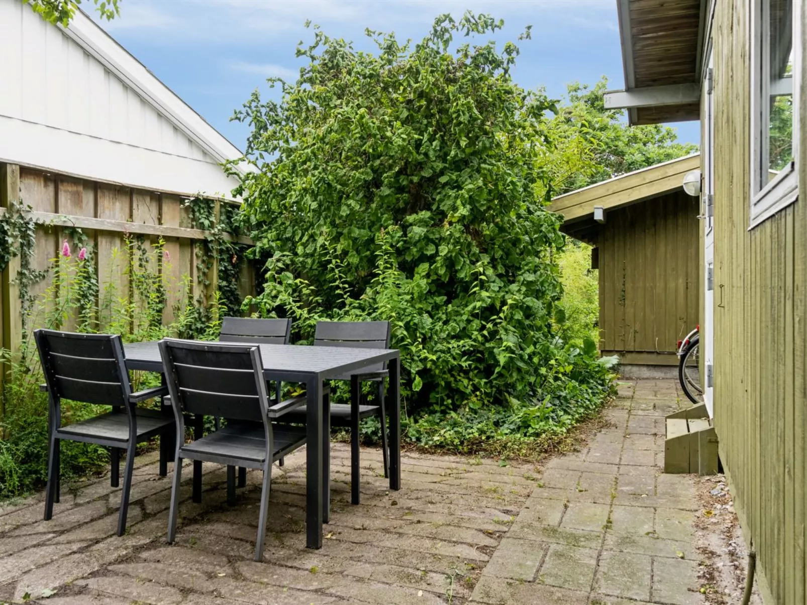 "Konsta" - 50m from the sea-Draußen