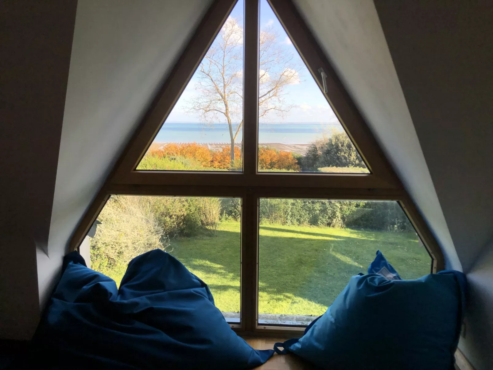 Brise Marine-Outside