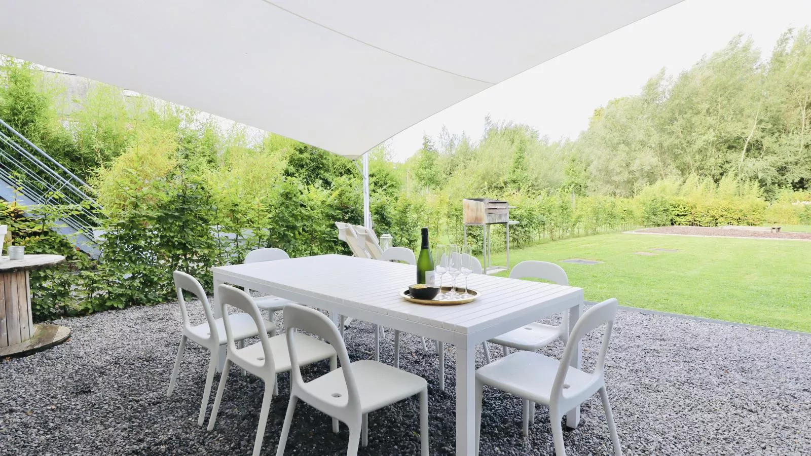 Loheré-Terrace balcony