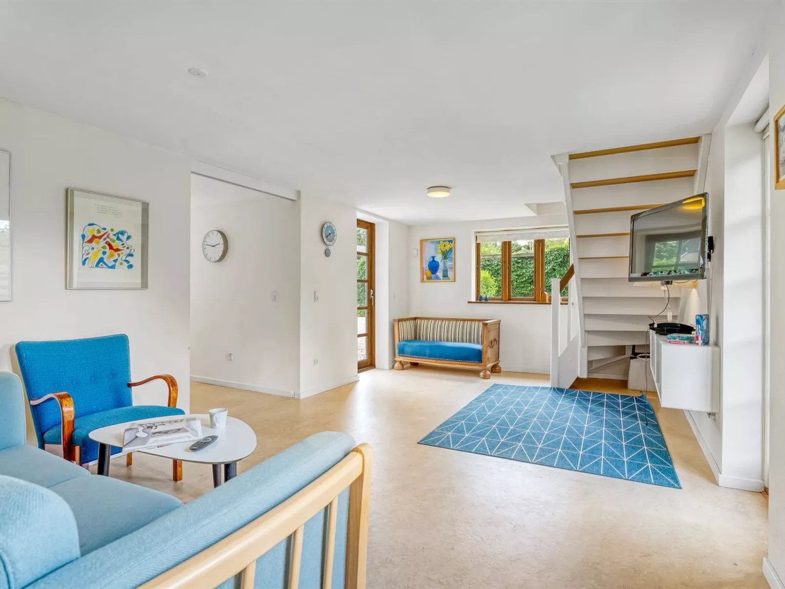 "Henkil" - 175m from the sea-Dedans