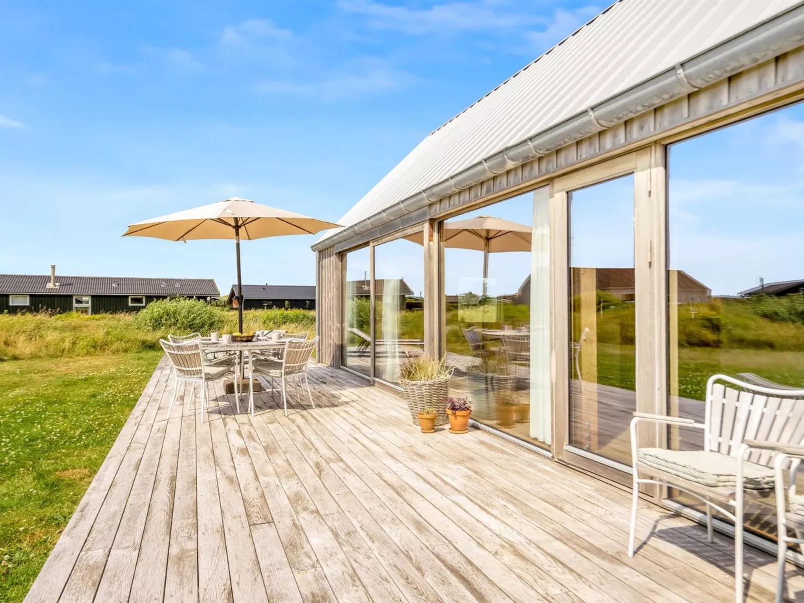 "Onni" - 250m from the sea-Dehors