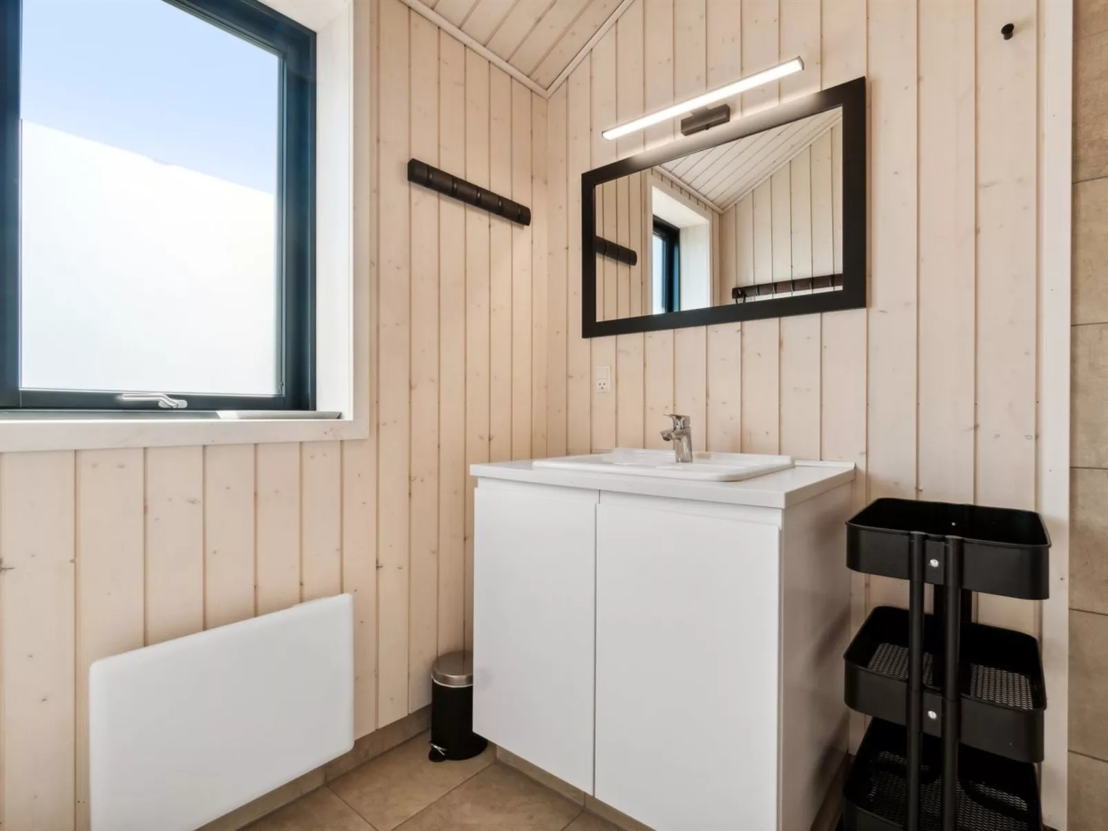 "Kristiarn" - 1.1km from the sea-Inside