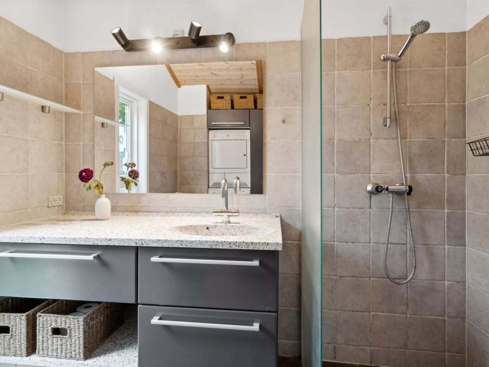 "Skyler" - 250m from the sea-Inside