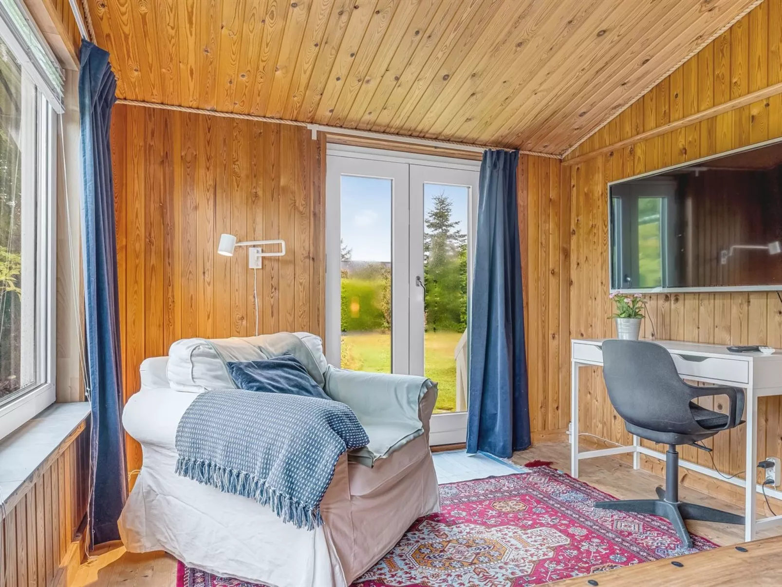 "Aameek" - 100m from the sea-Inside