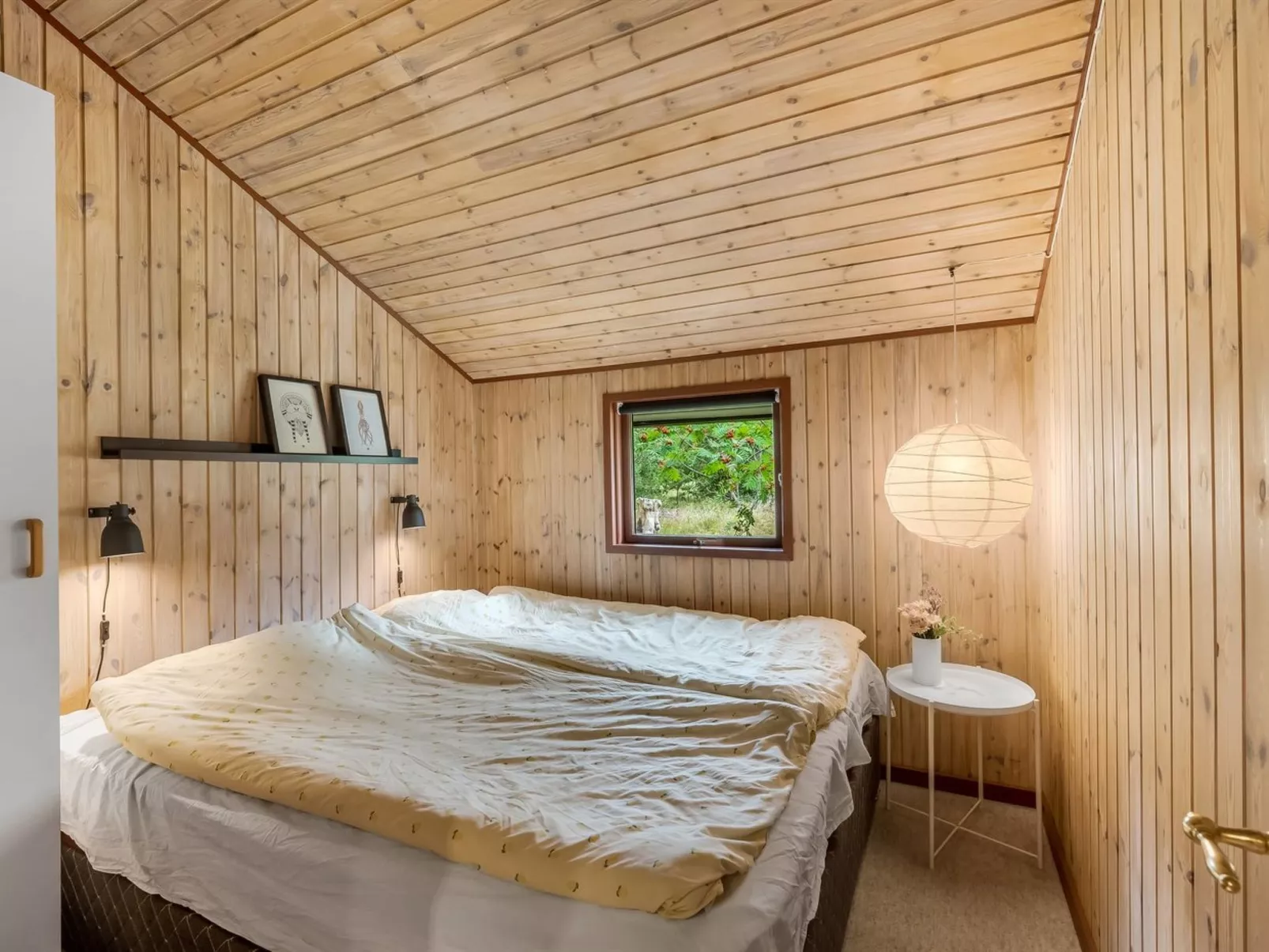 "Regine" - 1.1km to the fjord-Inside