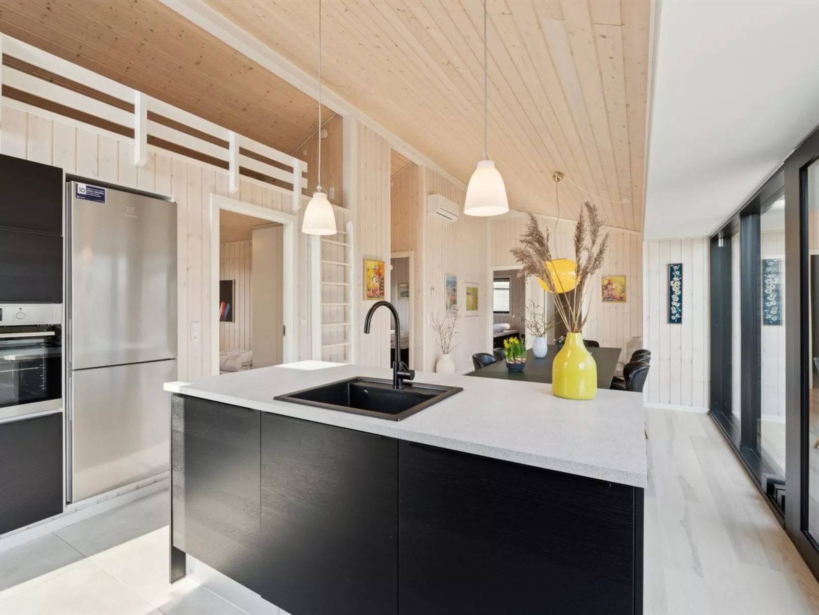 "Viveke" - 10m from the sea-Drinnen