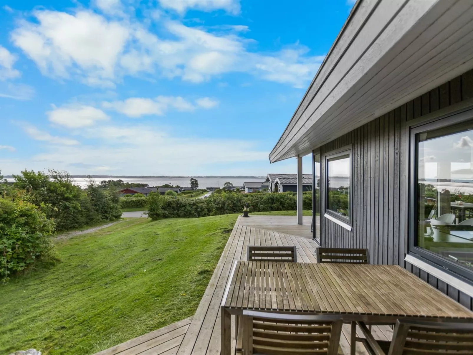 "Dorathea" - 360m from the sea-Draußen