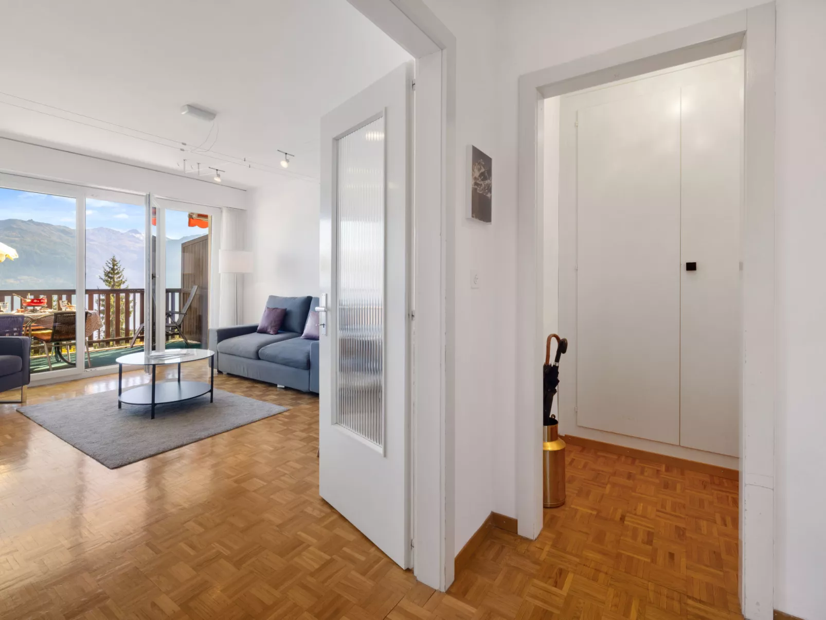 Marigny Dent-Blanche 25-Inside