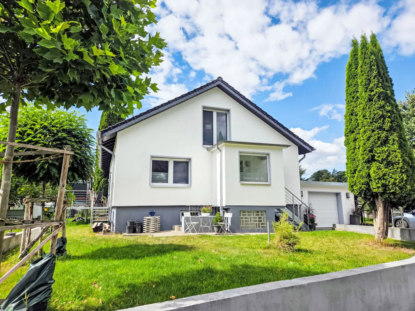 Lindenstraße-Outside