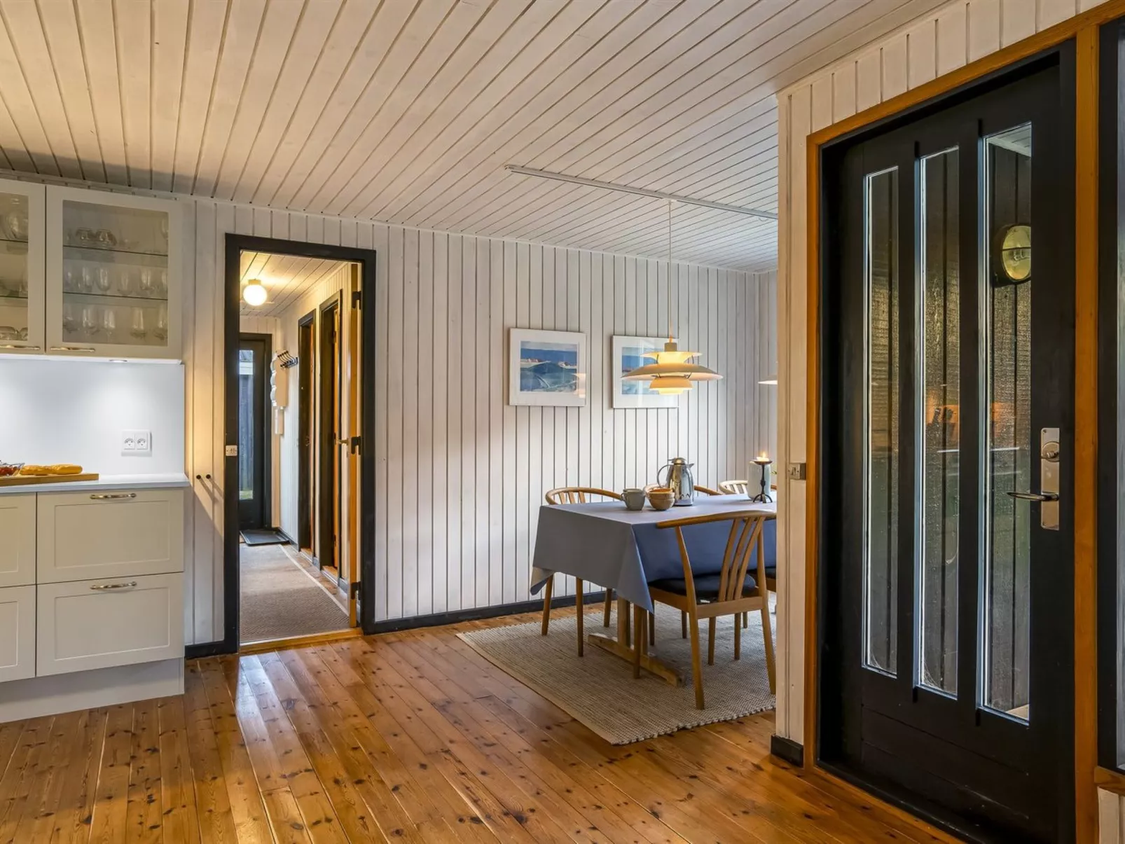 "Star" - 600m from the sea-Drinnen