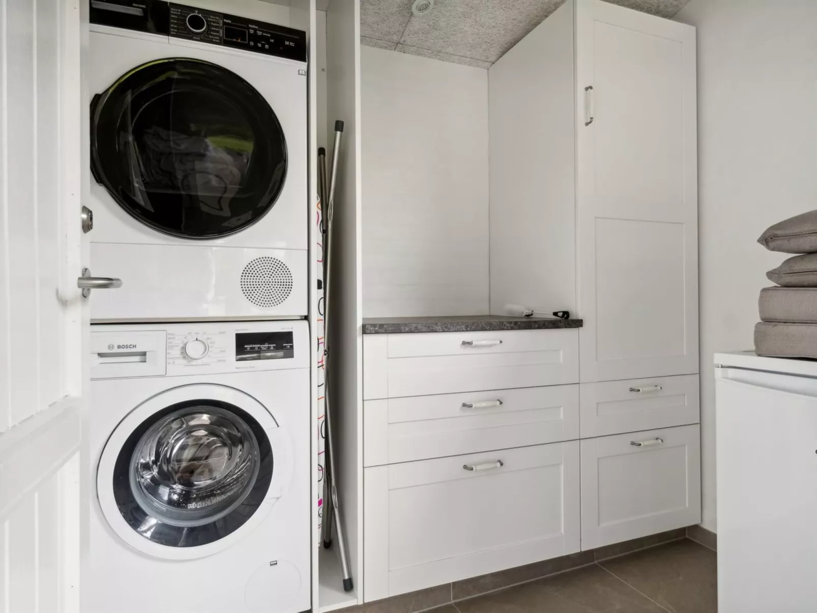 "Gren" - 580m from the sea-Inside