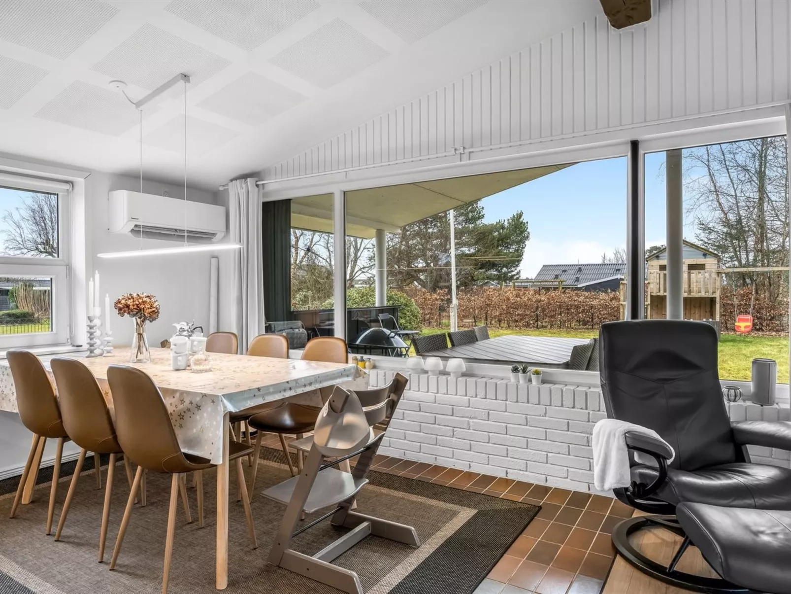 "Rikkart" -  from the sea-Drinnen