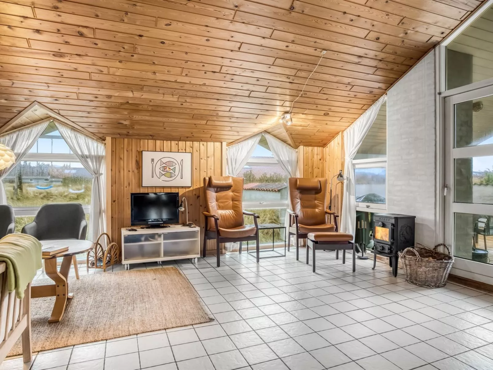 "Annemone" - 600m from the sea-Inside