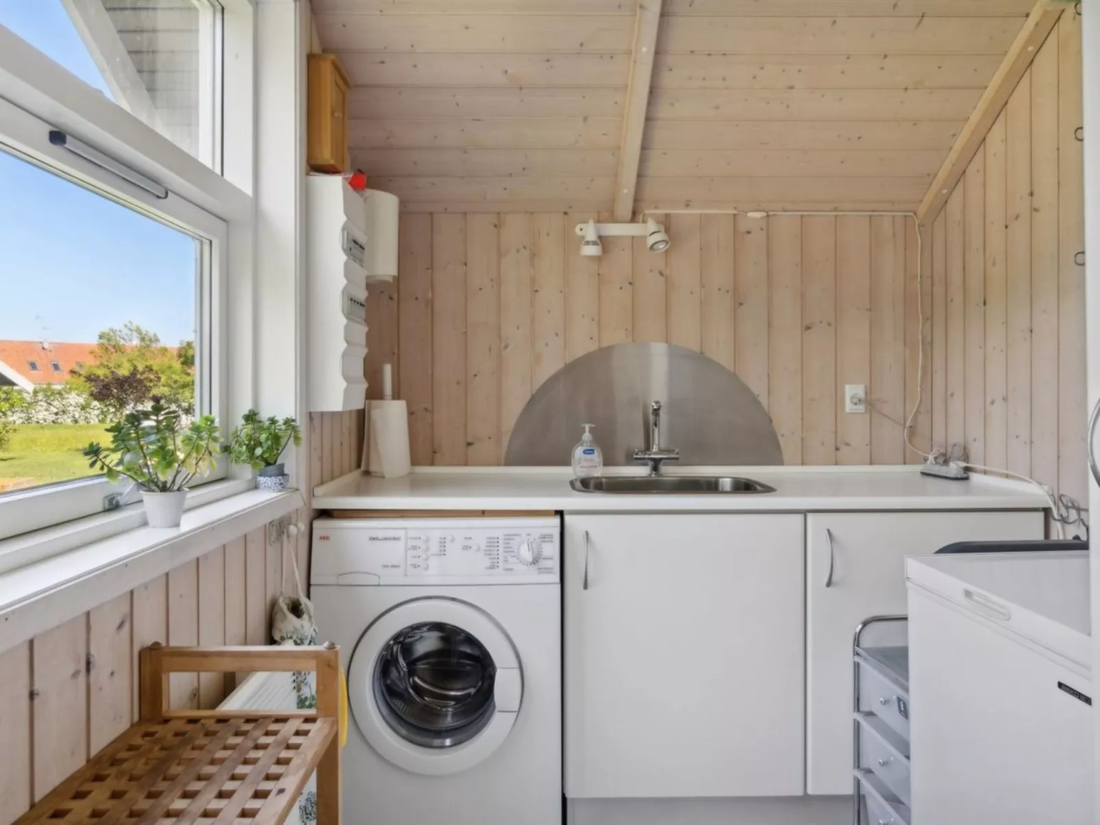 "Sukie" - 100m from the sea-Inside