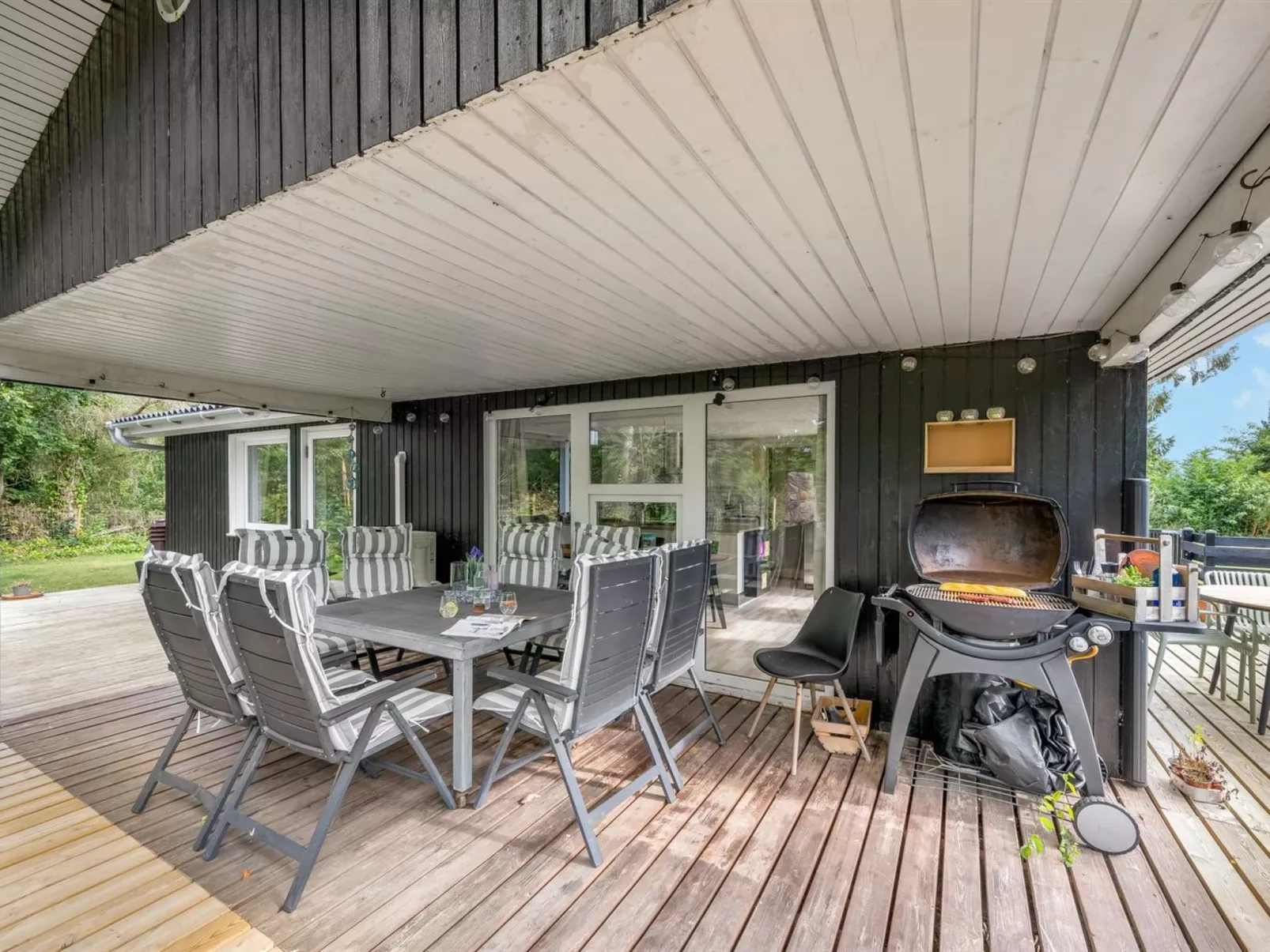 "Tiina" - 500m to the fjord-Outside