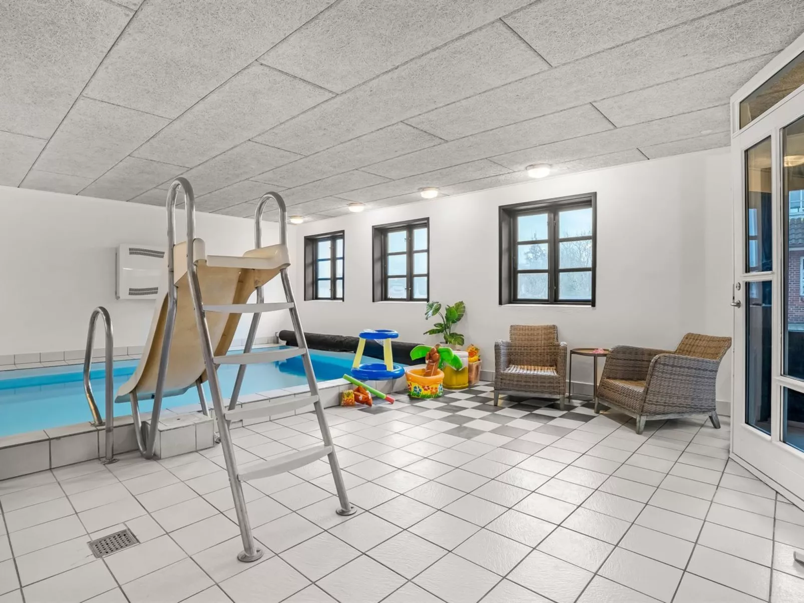 "Star" - 200m to the fjord-Outside