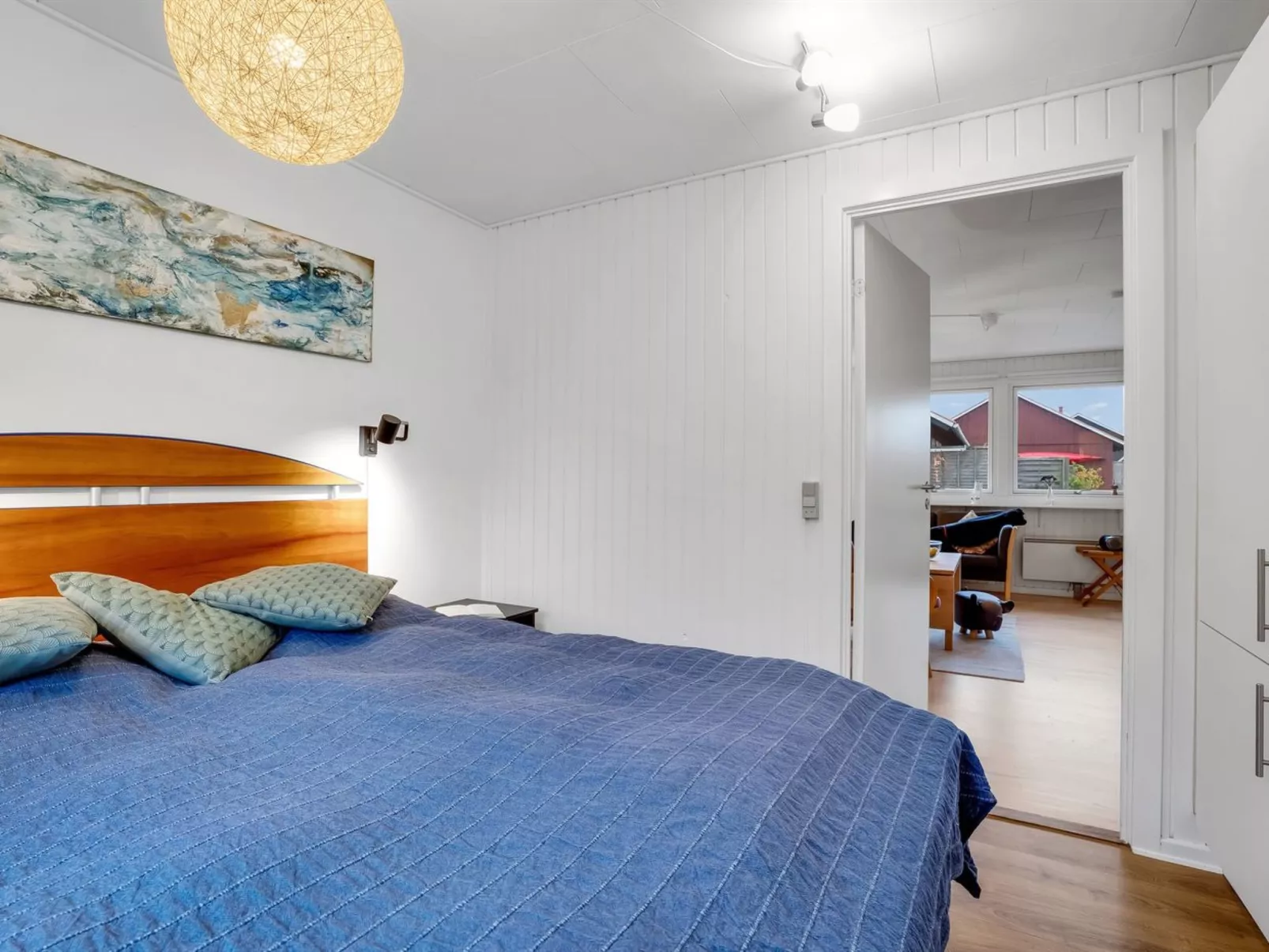 "Arise" - 700m from the sea-Drinnen