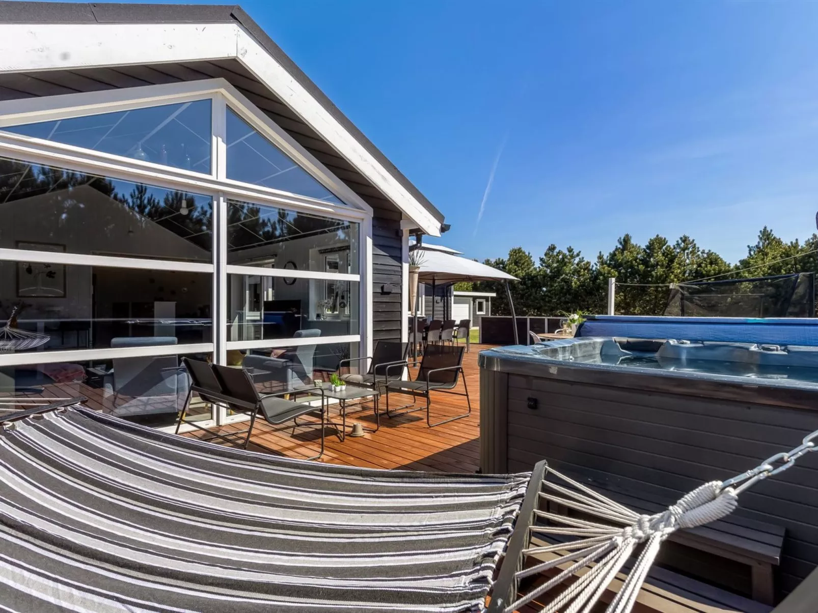 "Amdi" - 1.3km from the sea-Outside