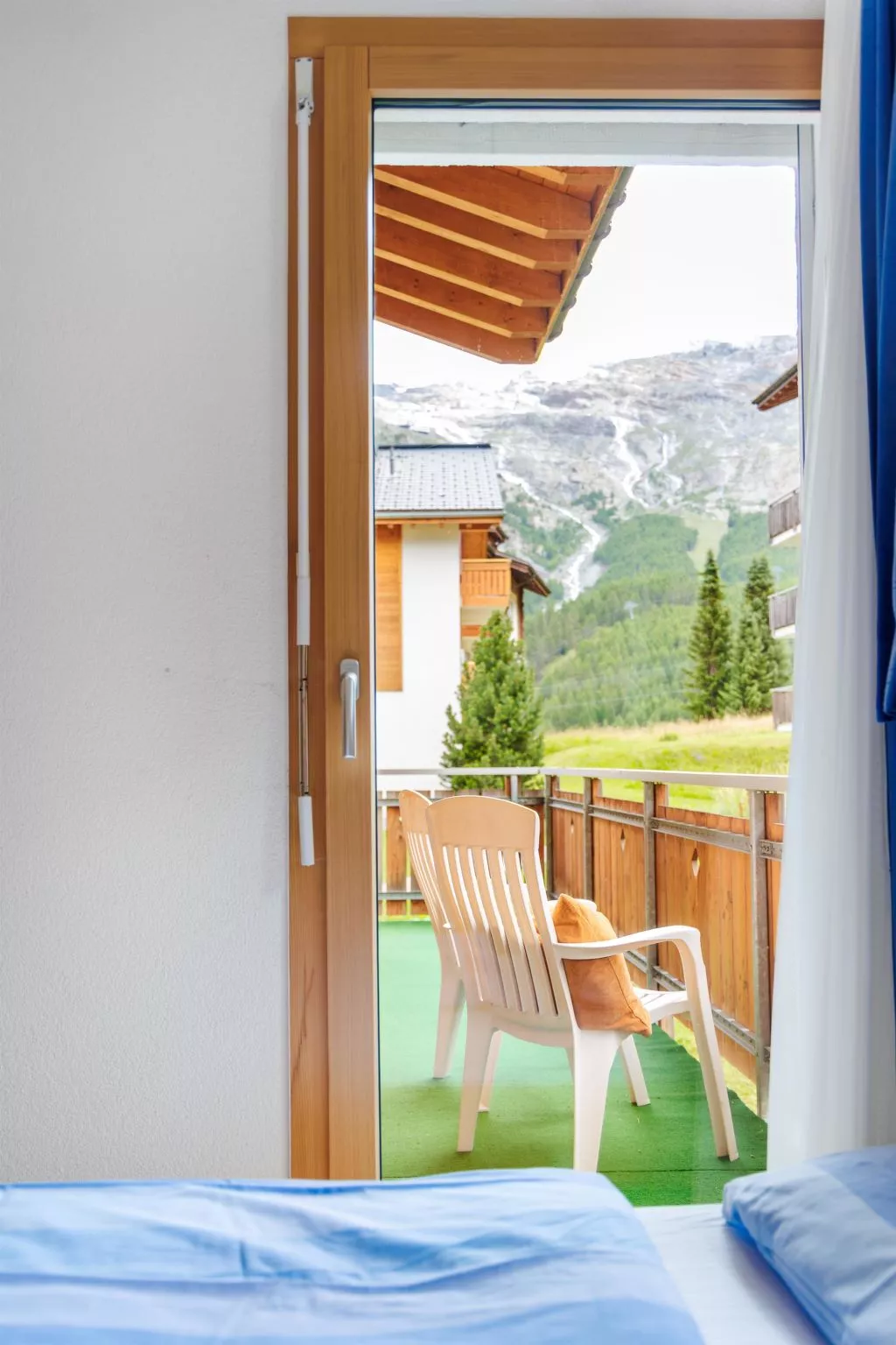 Snow-Fun B 25-Inside