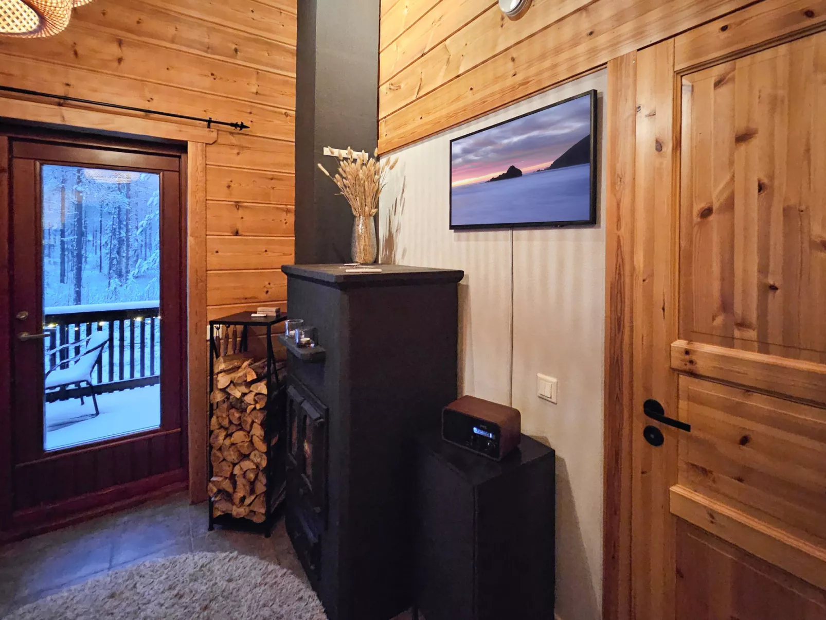 Rovarakka 1 b-Inside