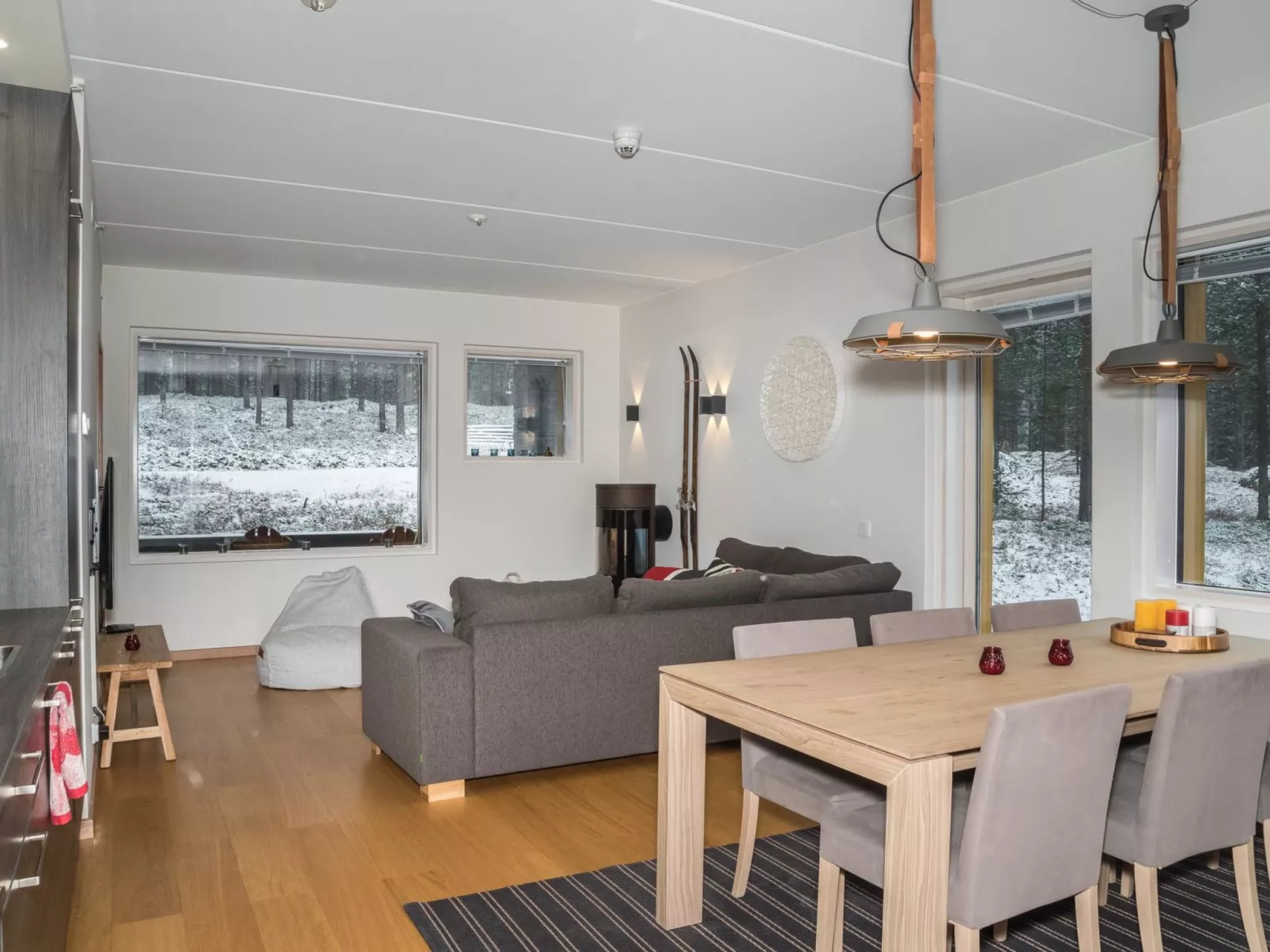 Levi hillside-Drinnen