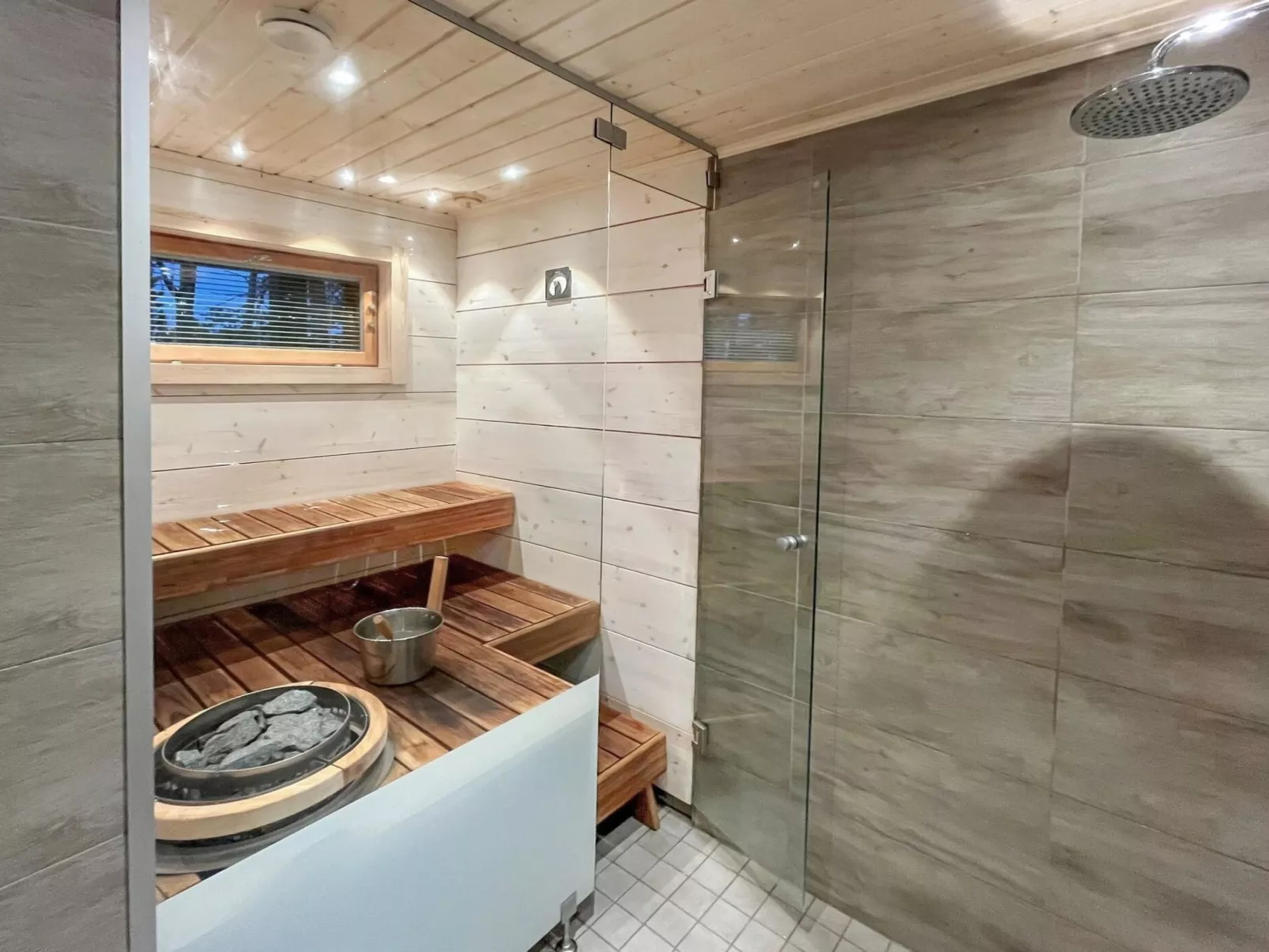 Villa paadar-Drinnen