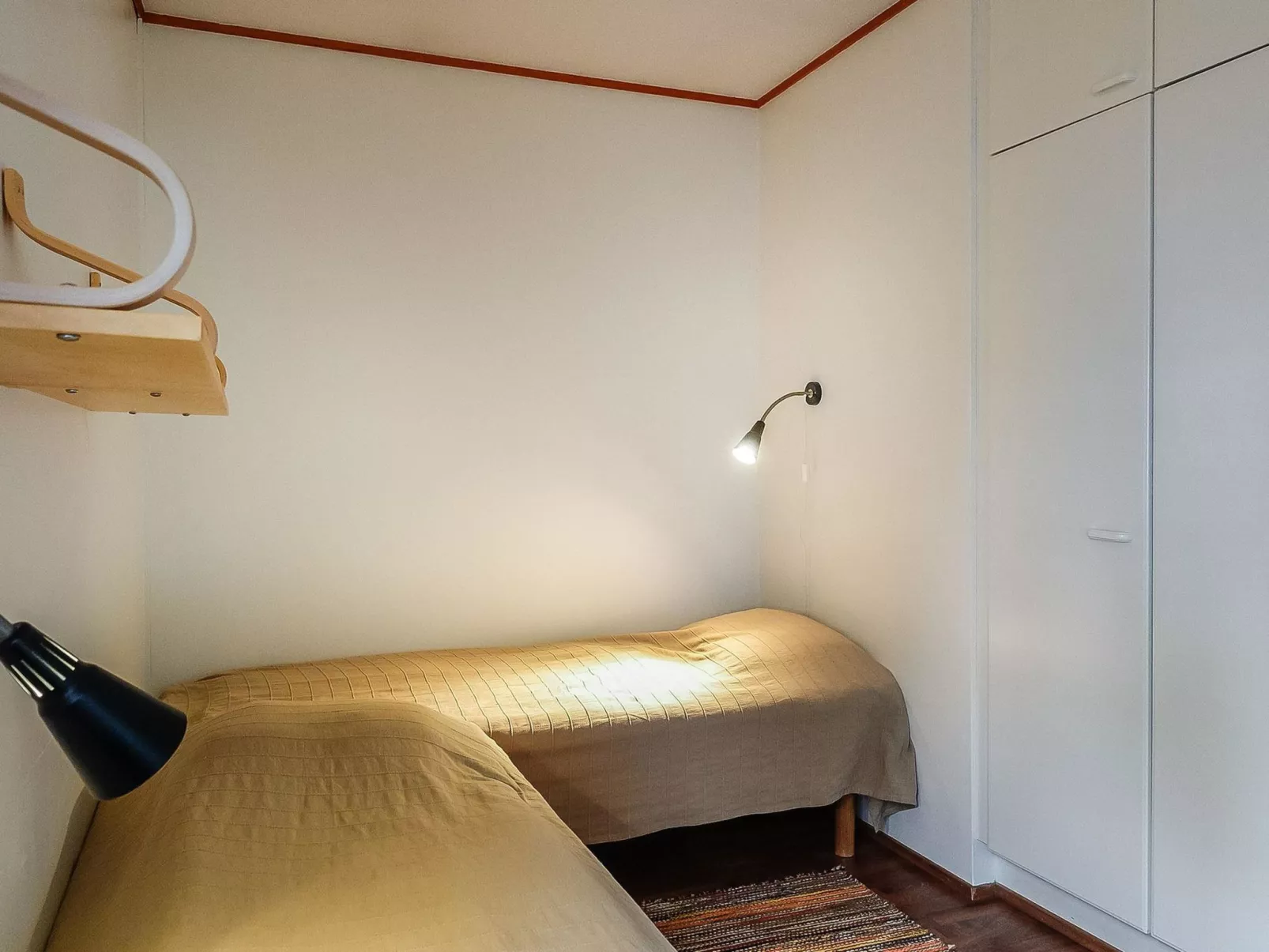 Saariseläntie 8 a 1-Drinnen