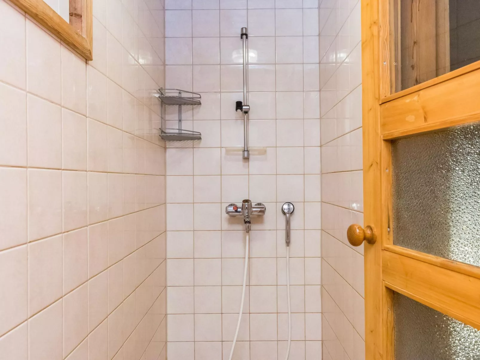 Pyhä-vuonelo-Inside