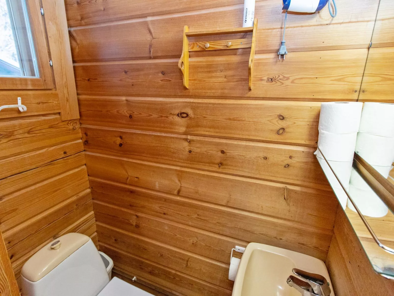 Ressipysäkki 1-Inside