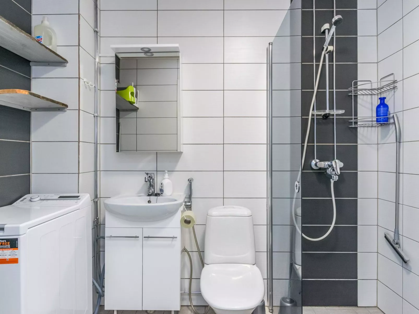 Moitakuru b24-Drinnen