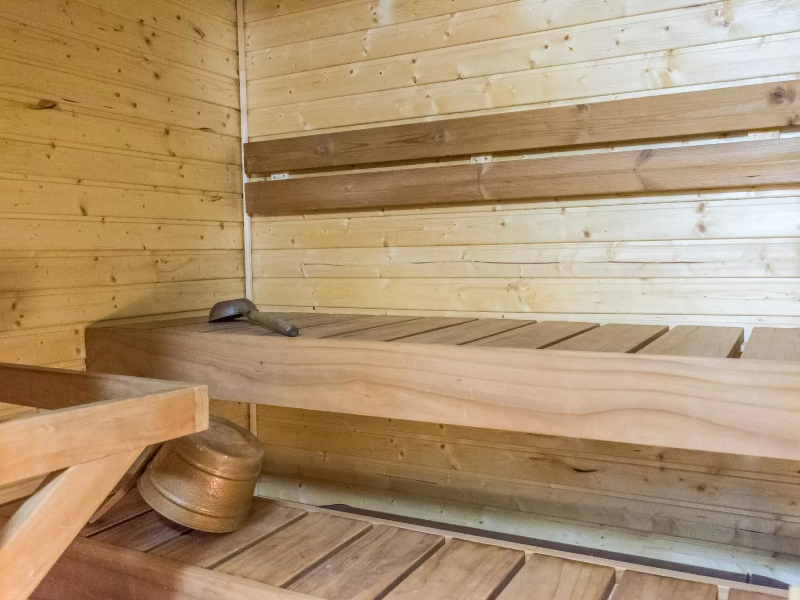 Teerenpesue g 60-Dedans