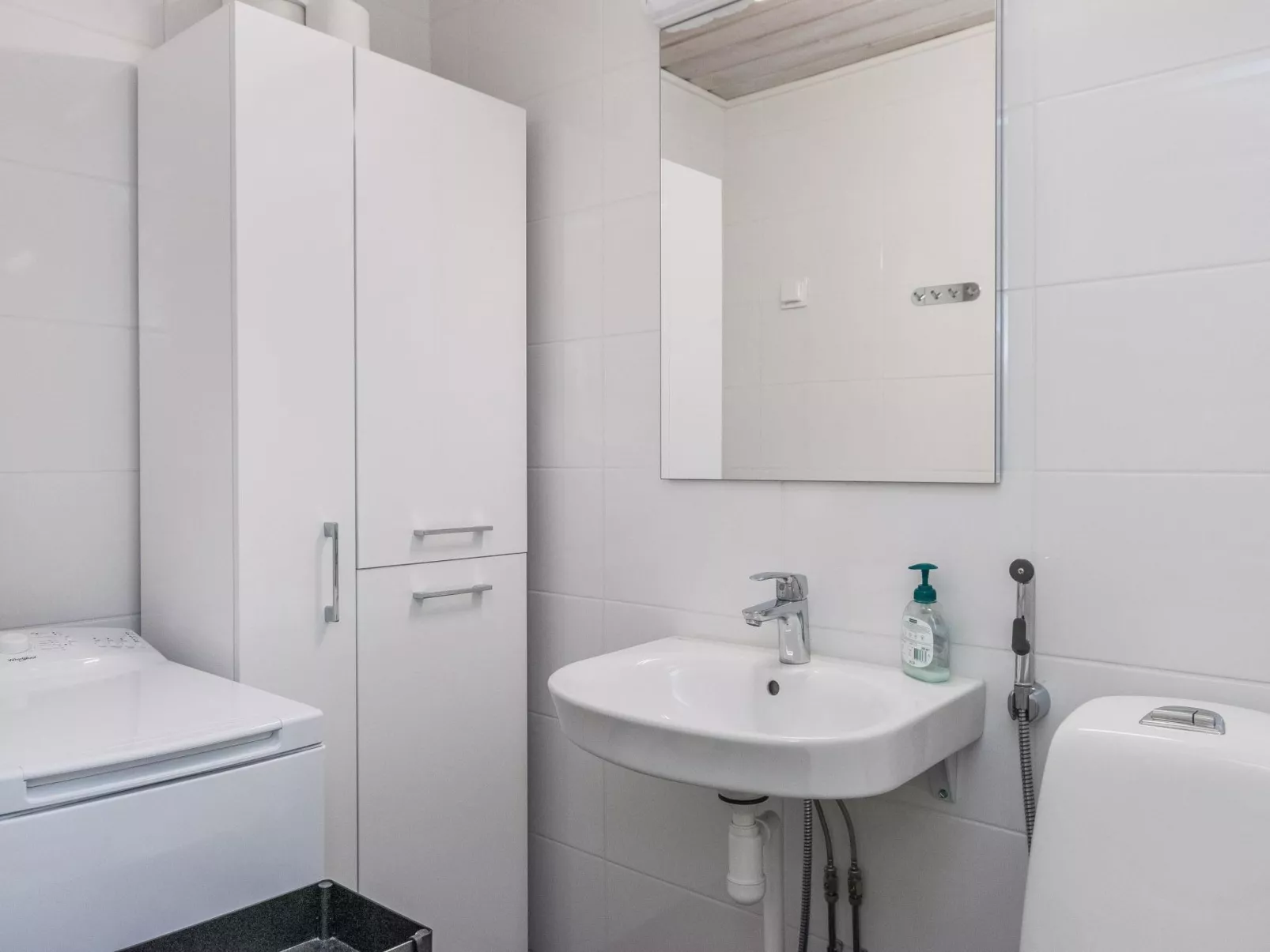 Saarihely a1-Drinnen