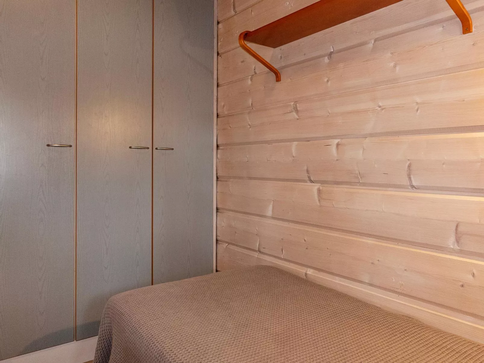 Puuhapirtti 1-Drinnen