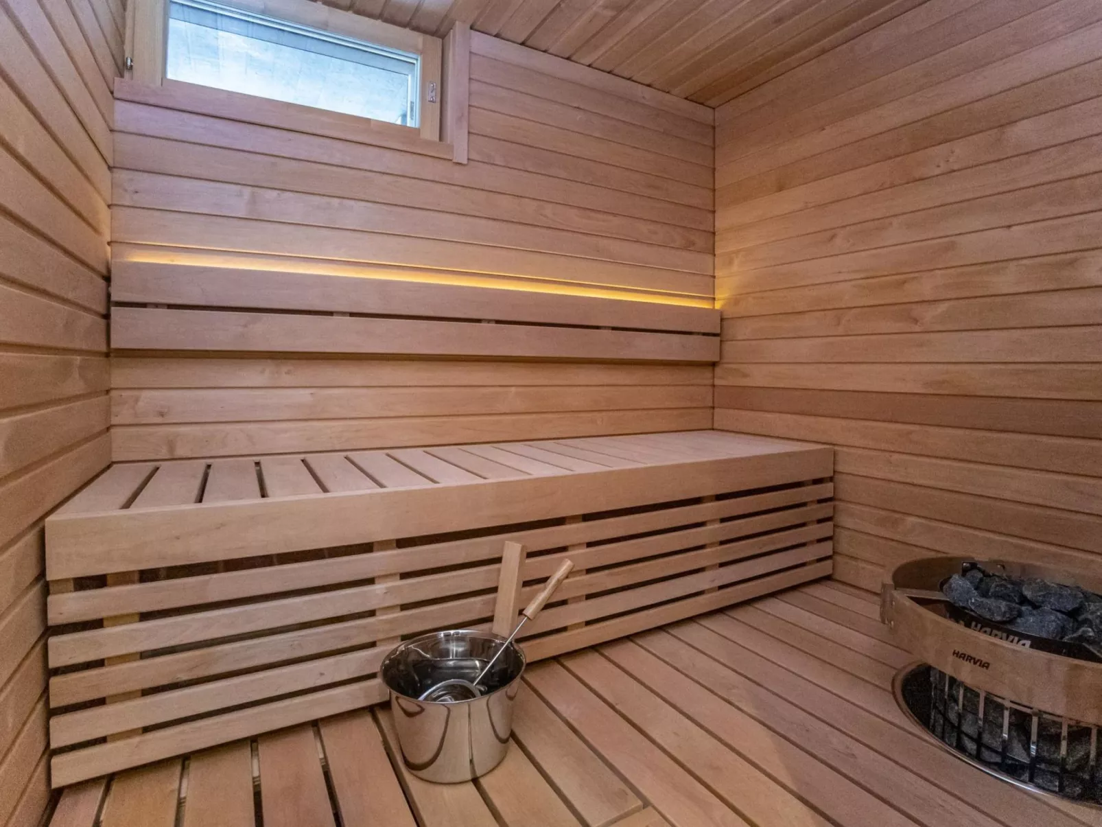 Levistar vi as. 6106-Drinnen