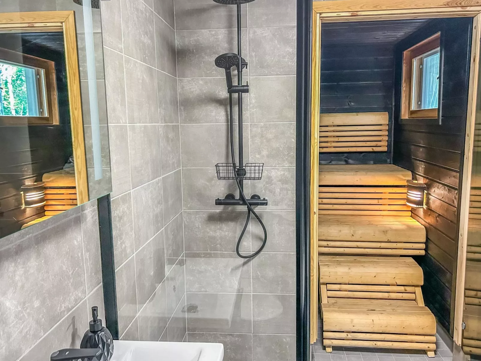 Ylläs iisakki as. 10 b-Inside