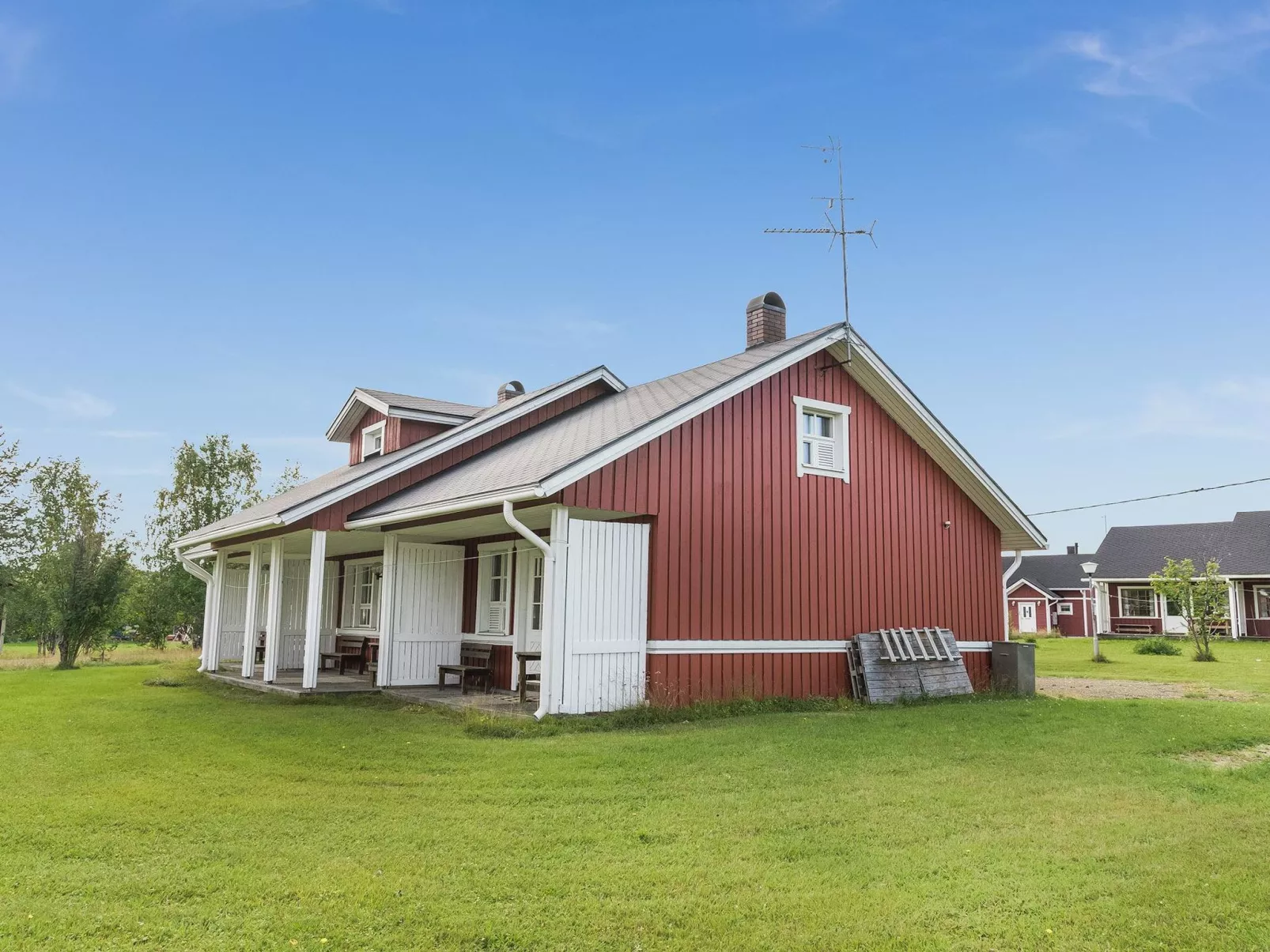 Ylläskarpalo 1 päätyhuoneisto-Drinnen