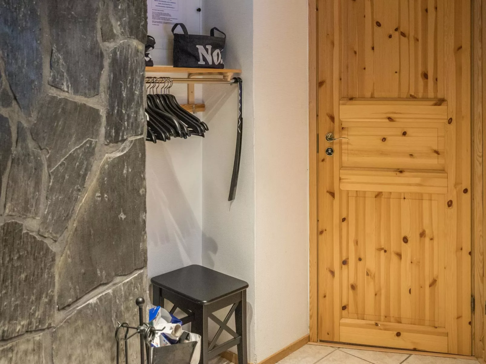 Äkäsakka b4-Dedans