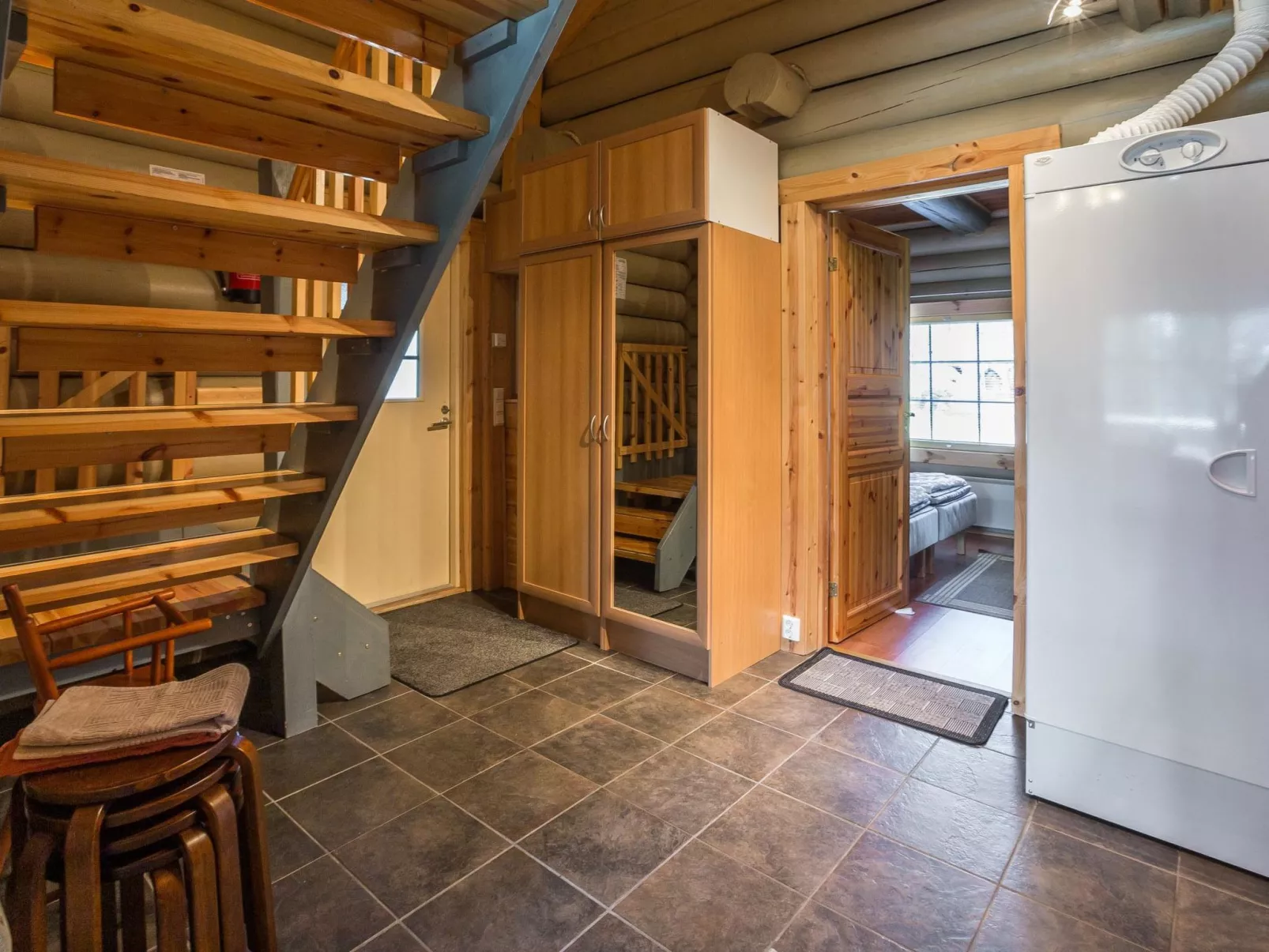 Ylläsmaisema 2-Drinnen