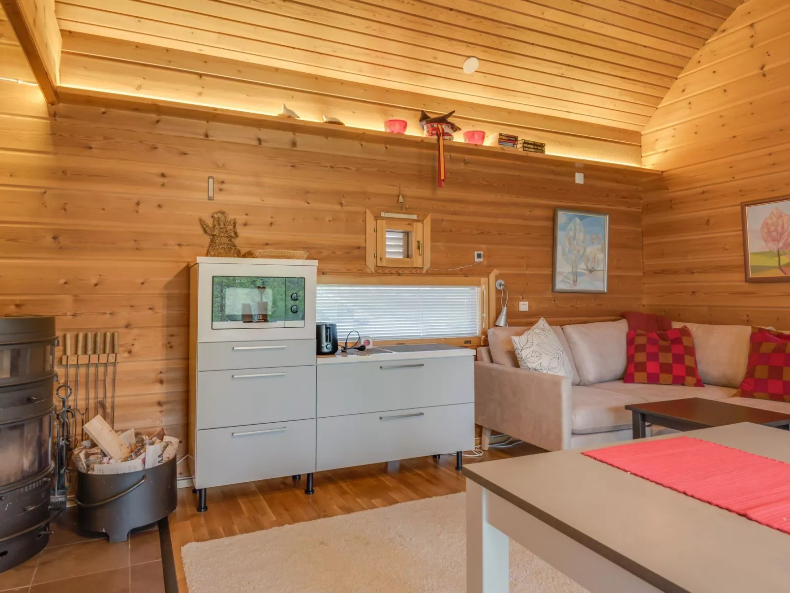 Neljä vuodenaikaa a1/karpalo-Drinnen