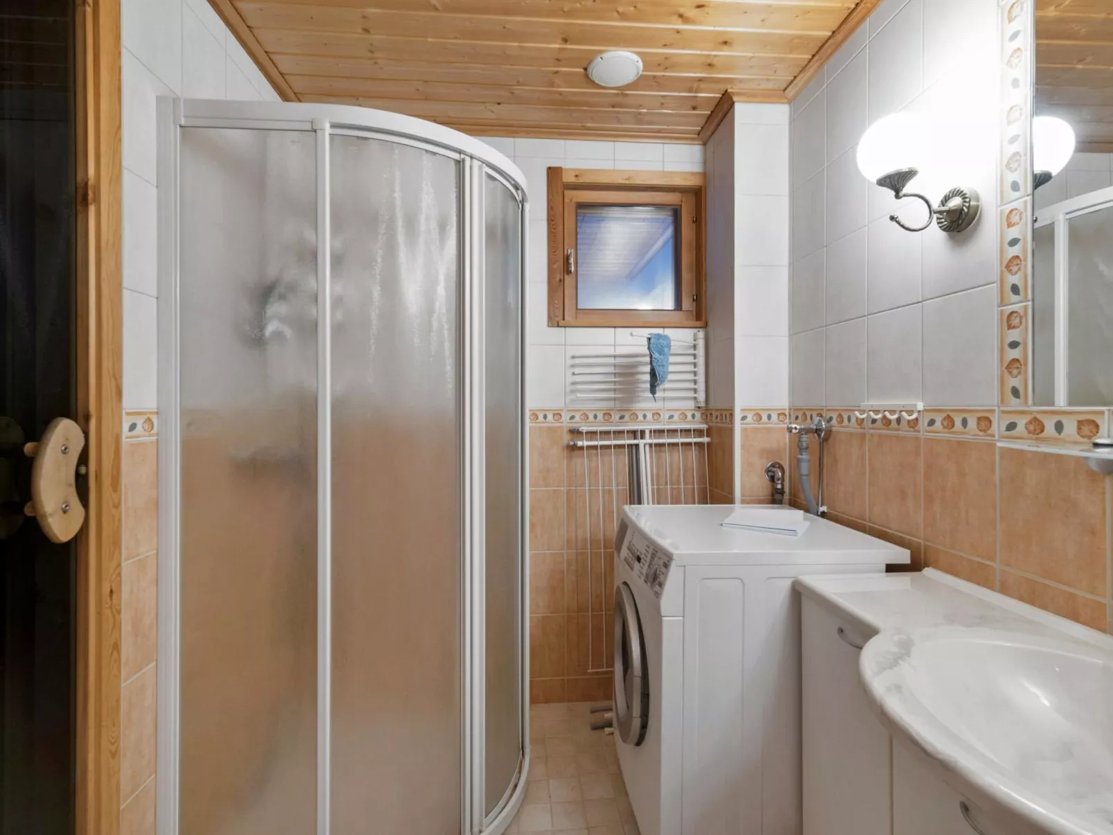 Ylläshuili 2-Drinnen