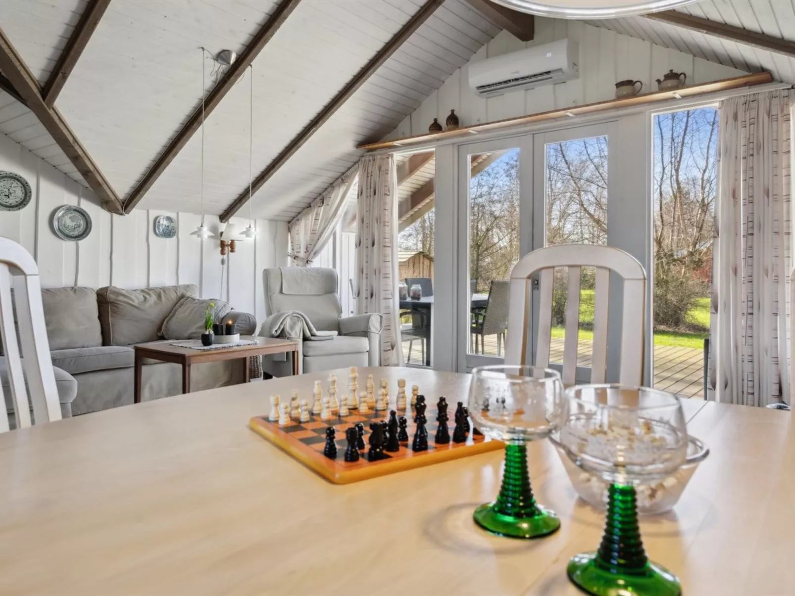 "Bernadine" - 400m from the sea-Inside