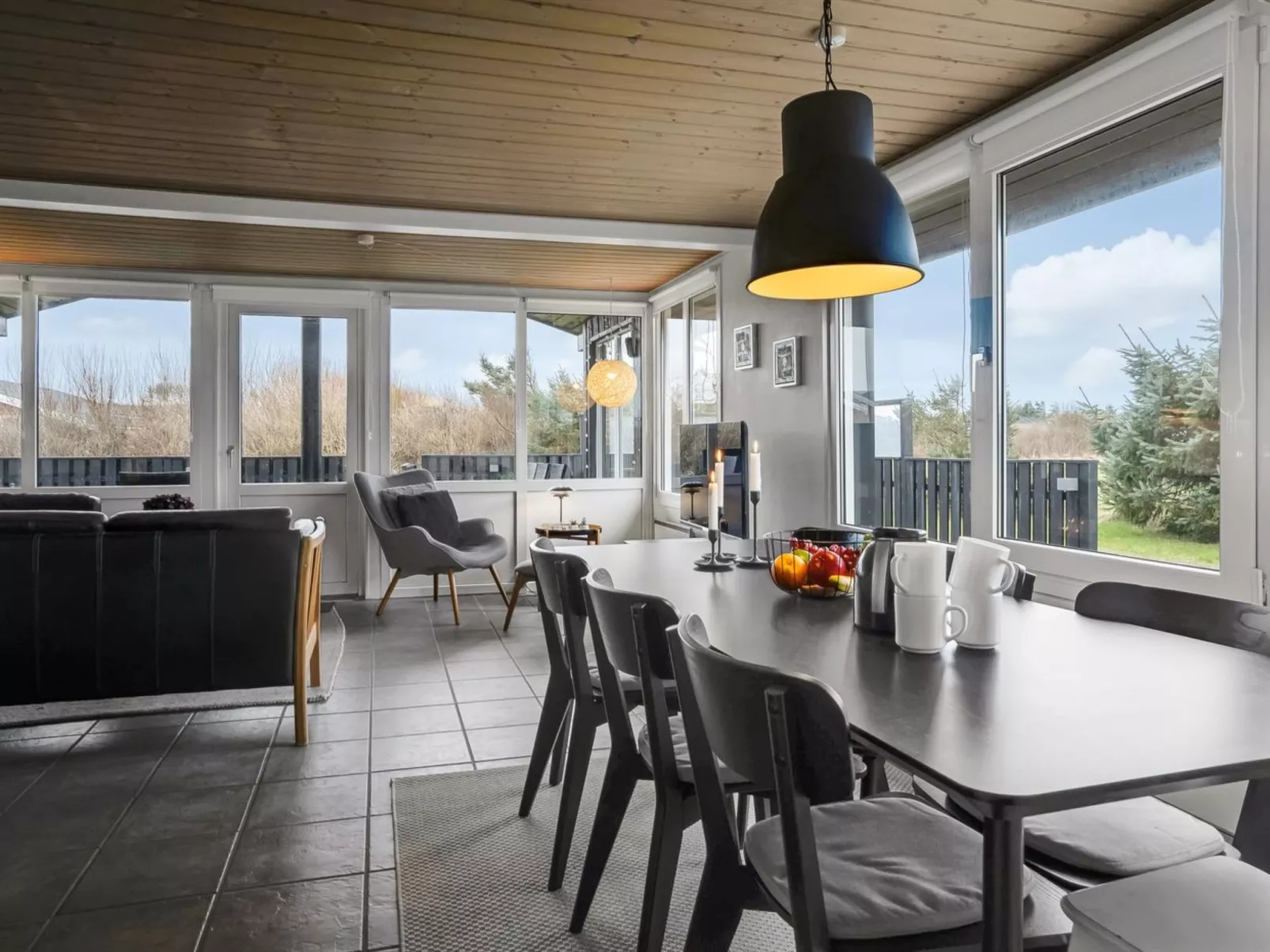 "Erblin" - 400m from the sea-Drinnen