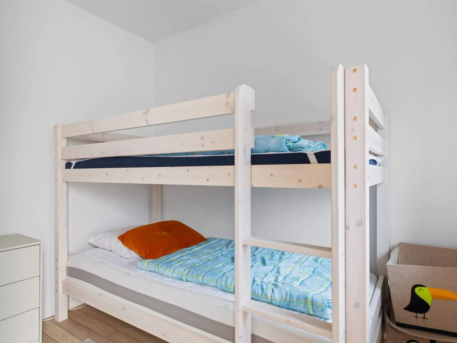 "Kari" - 50m from the sea-Inside