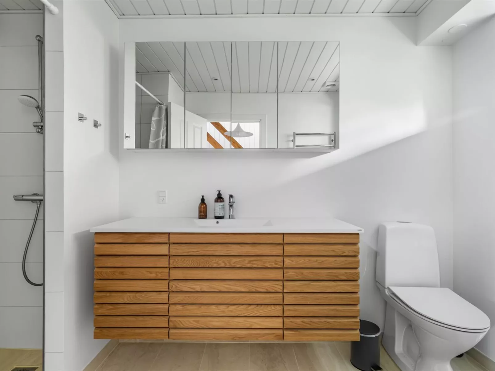 "Gravers" - 150m from the sea-Inside