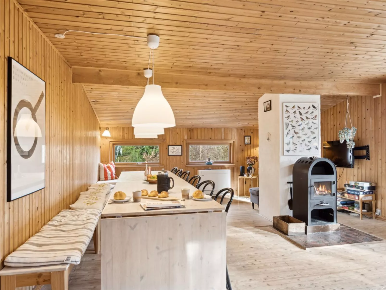 "Gunward" - 3km from the sea-Inside