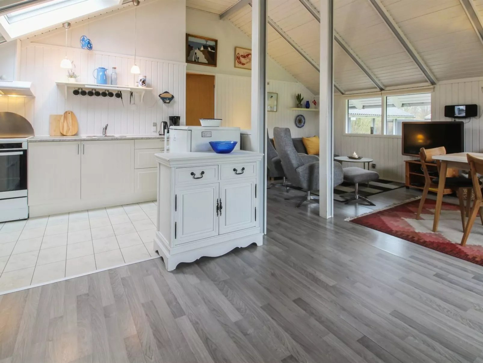 "Rosalie" - 29km from the sea-Inside