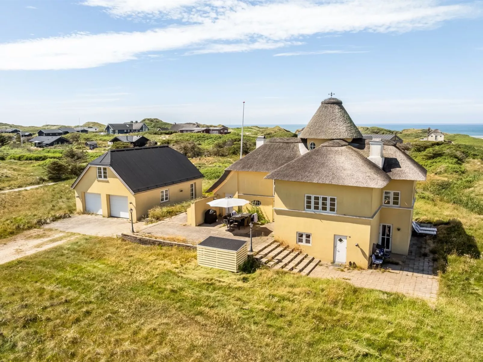 "Amina" - 200m from the sea-Draußen