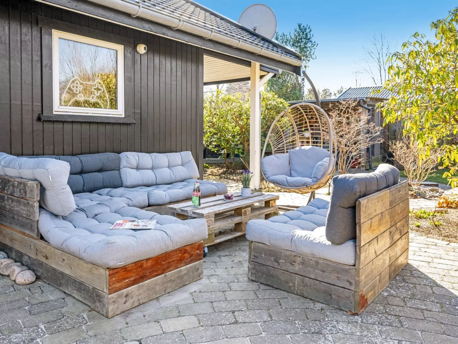 "Hughe" - 1.3km from the sea-Dehors