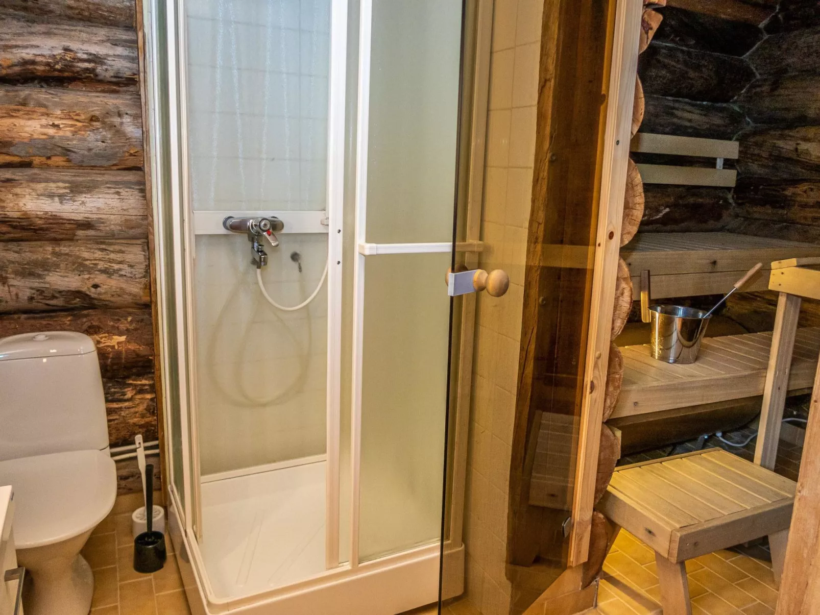 Pajuruka 2 a 1-Inside