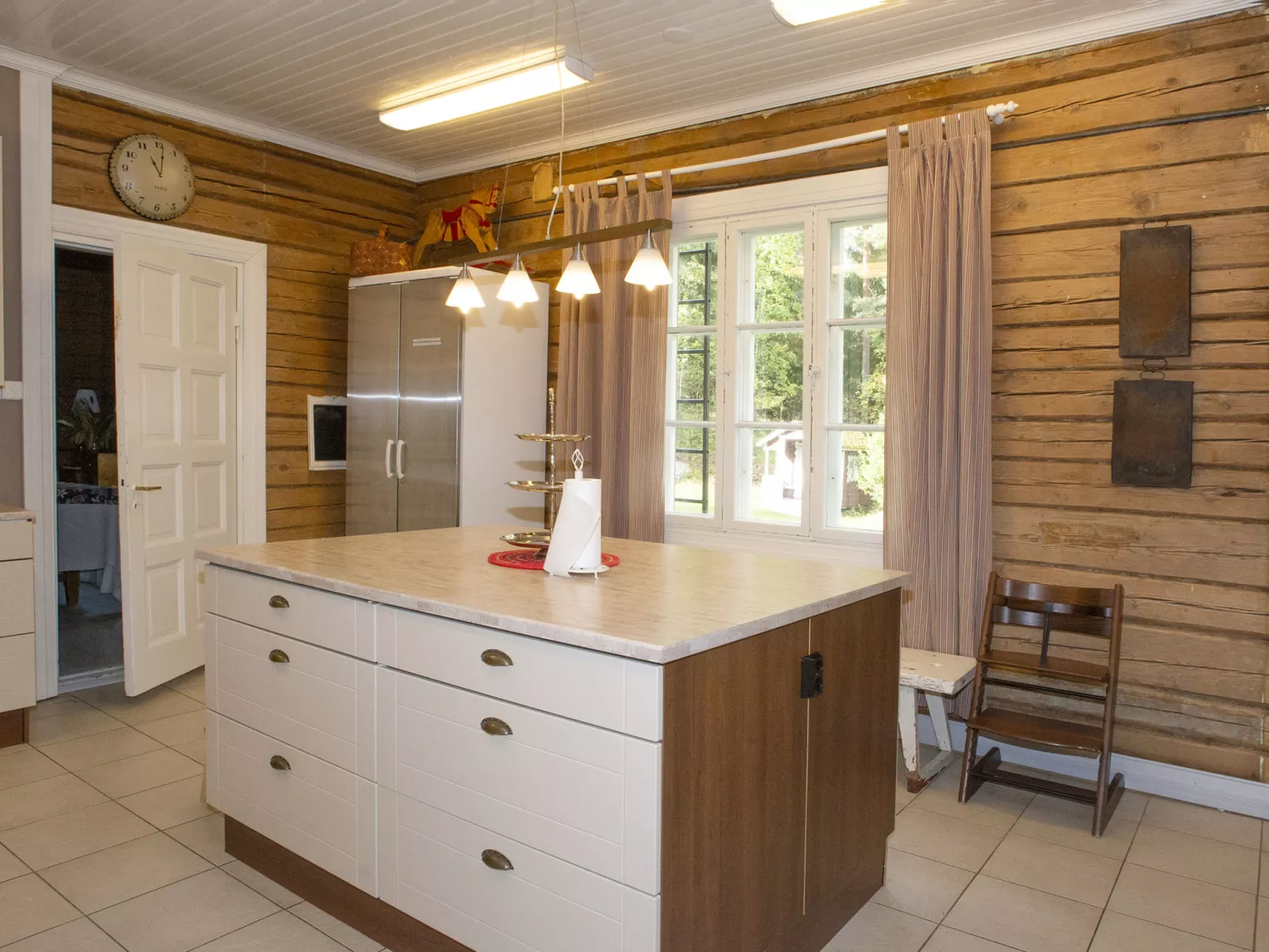 Päätalo, mökkilomat ja perhejuhlat-Dedans